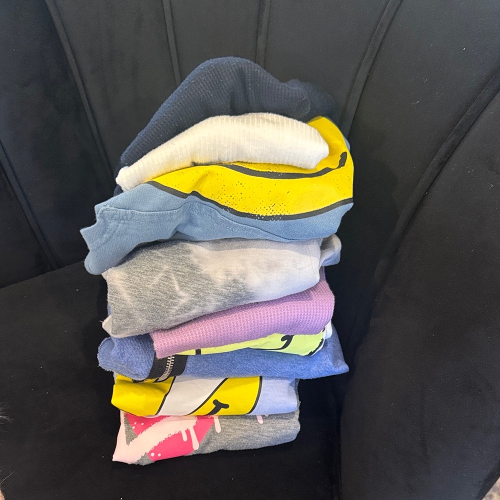 Trendy girls Colorful 9 Shirt/sweatshirt/hoodie Bundle from Lester’s/Denny’s